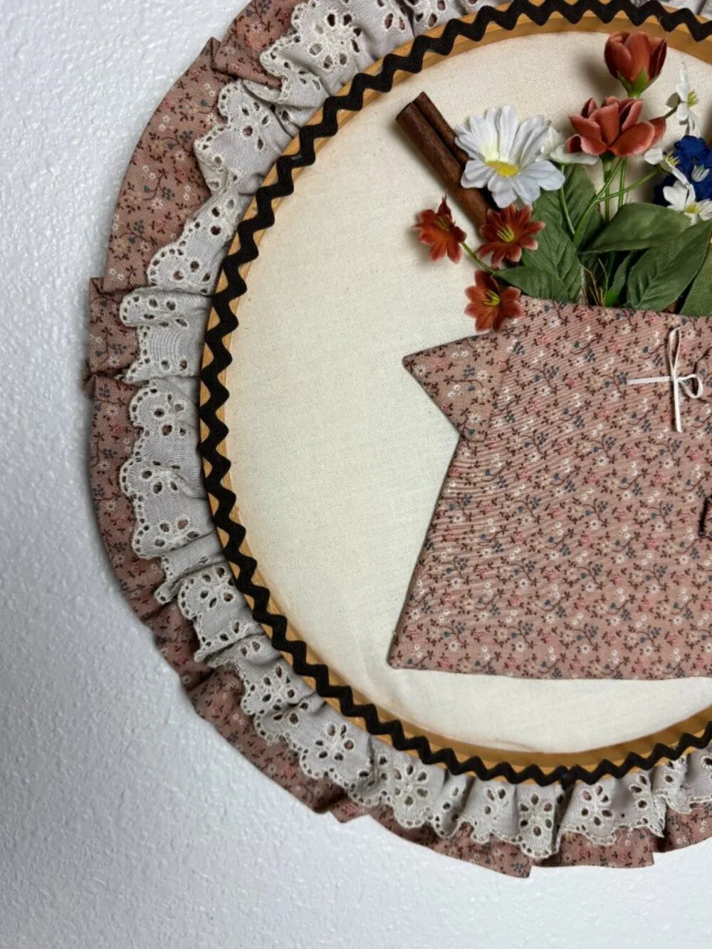 Vintage 70s Handmade Applique Hoop Wall Decor Floral Grandma Retro 16